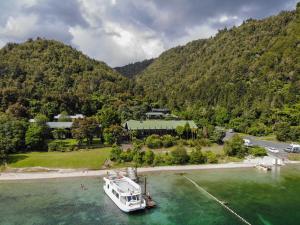 Pohľad z vtáčej perspektívy na ubytovanie Lakes Lodge Okataina