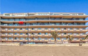 Zdjęcie z galerii obiektu Awesome Apartment In Fuengirola With Kitchen w mieście Fuengirola