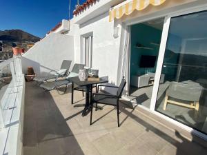 Balkón nebo terasa v ubytování Casa Aita - refurbished apartment with unparalleled sea view