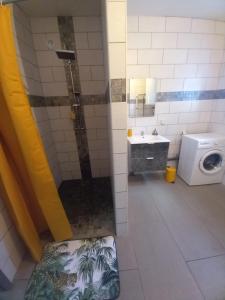 Ένα μπάνιο στο Maison Job