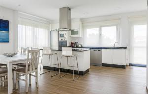 A kitchen or kitchenette at Awesome Home In Noia With Wifi