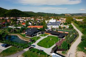 Peisaj natural din apropierea acestei pensiuni