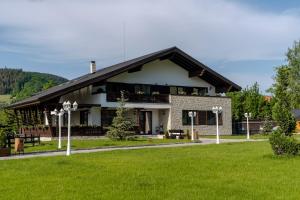 Peisaj natural din apropierea acestei pensiuni