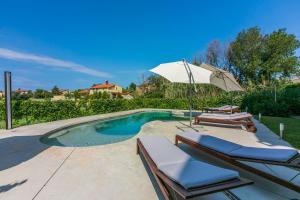 Bazén v ubytovaní Apartments Pool alebo v jeho blízkosti