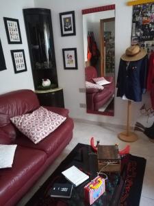 Χώρος καθιστικού στο Sea and Relax in an artist house +22 φωτογραφίες