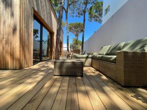 A seating area at Apartamentos Biopasivos Living Pura Madera