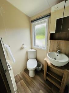 Koupelna v ubytování Wentbridge Lodge with Hot Tub + 7 fotografií