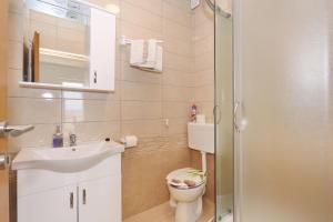 Koupelna v ubytování Apartments Vlado i Vesna