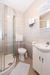 Koupelna v ubytování Apartments Vlado i Vesna