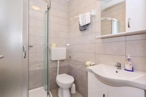 Koupelna v ubytování Apartments Vlado i Vesna