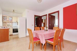 Kuchyň nebo kuchyňský kout v ubytování Apartments Vlado i Vesna