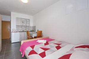 Kuchyň nebo kuchyňský kout v ubytování Apartments Vlado i Vesna