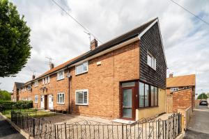 Gallery image of Modern Contractor House & Free Parking & Garden in Hull