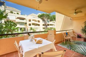 Balkón alebo terasa v ubytovaní Beach & Golf Design Apartment Marbella