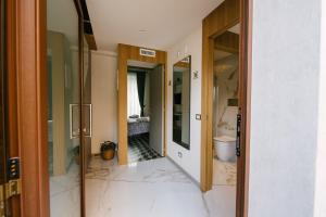 A bathroom at Le Camere dei Conti