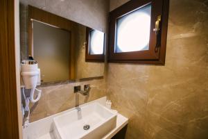 A bathroom at Le Camere dei Conti