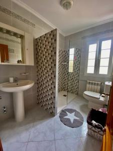 Ένα μπάνιο στο Villa Vistamar