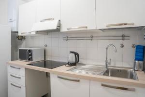 Una cocina o cocineta en 040 - Casa del LORD a Chiavari CENTRO 500 metri dal MARE