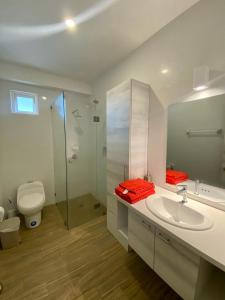 Koupelna v ubytování Playa Azul Suites