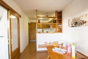 A kitchen or kitchenette at Miramar I by Sonne Villas