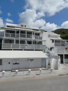 Balkón nebo terasa v ubytování Appart adorable proche de la baie orientale, Idolem résidence unité 2 - 57 Rue du Mont Vernon 1