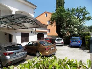 Fotografie z fotogalerie ubytování Apartment in Malinska with Terrace, WIFI, Washing machine (4690-4) v destinaci Malinska