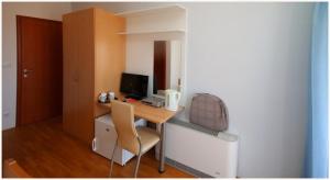 TV a/nebo společenská místnost v ubytování Guest House Lav
