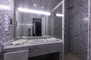 Koupelna v ubytování Hotel Meriem Marrakech