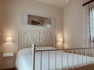 Ένα ή περισσότερα κρεβάτια σε δωμάτιο στο Luxury 3BR Sunrise Villa , Seaside Gyrismata