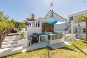 Vonkajšia záhrada v ubytovaní Holiday villa for rent in Estepona
