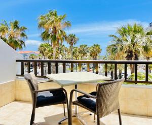 A balcony or terrace at PARQUE SANTIAGO, PLAYA DE LAS AMERICAS