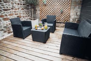 Gallery image of Superbe appartement avec terrasse au calme in Ernée