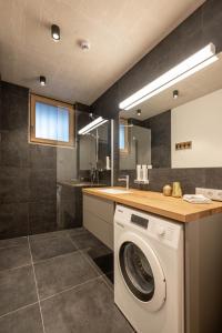 GRIMMINGlofts Top 3 tesisinde bir banyo