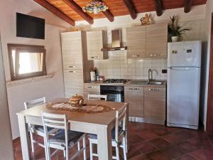 A kitchen or kitchenette at Dependence Desiree