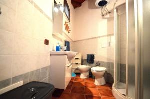A bathroom at Dependence Desiree