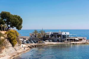 Naturlandskabet i nærheden af villaen