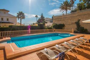 Basen w obiekcie Villa Noa - PlusHolidays lub w pobliżu