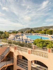 - Vistas a un complejo con piscina en Superbe 2 pièce tout confort , PISCINE /AC/PARKING en Villefranche-sur-Mer