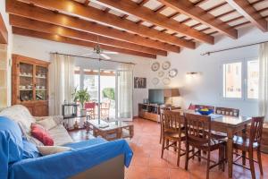 Posezení v ubytování Sa Copinya