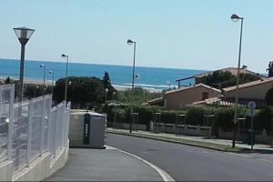 Fotografia z galérie ubytovania Appartement avec jardin proche de la mer v destinácii Narbonne-Plage