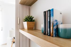 Knihovna v apartmánu