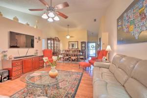 Fotografie z fotogalerie ubytování Tampa Home with Hot Tub about 15 Mi to Downtown! v destinaci Tampa