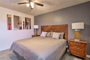 Ένα ή περισσότερα κρεβάτια σε δωμάτιο στο Odessa Apartment with Proximity to Attractions!