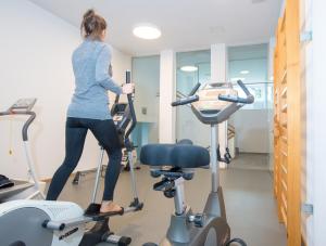Fitness centrum a/nebo fitness zařízení v ubytování Flat La Riva 111 with pool-Lenzerheide