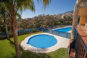 The swimming pool at or close to C43 - Family House with Terrace and Shared Pool Még 14 kép