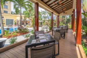 Bazén v ubytování Hotel Real InterContinental San Pedro Sula by IHG nebo v jeho okolí