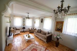 A seating area at Villa River Village