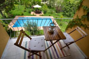 The swimming pool at or close to Villa River Village