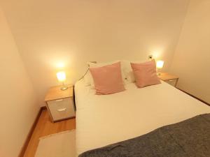 Gallery image of APARTAMENTO PLAYA FOZ in Foz +9 photos