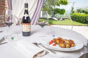 Joogid majutusasutuses Relais di Campagna I Tamasotti